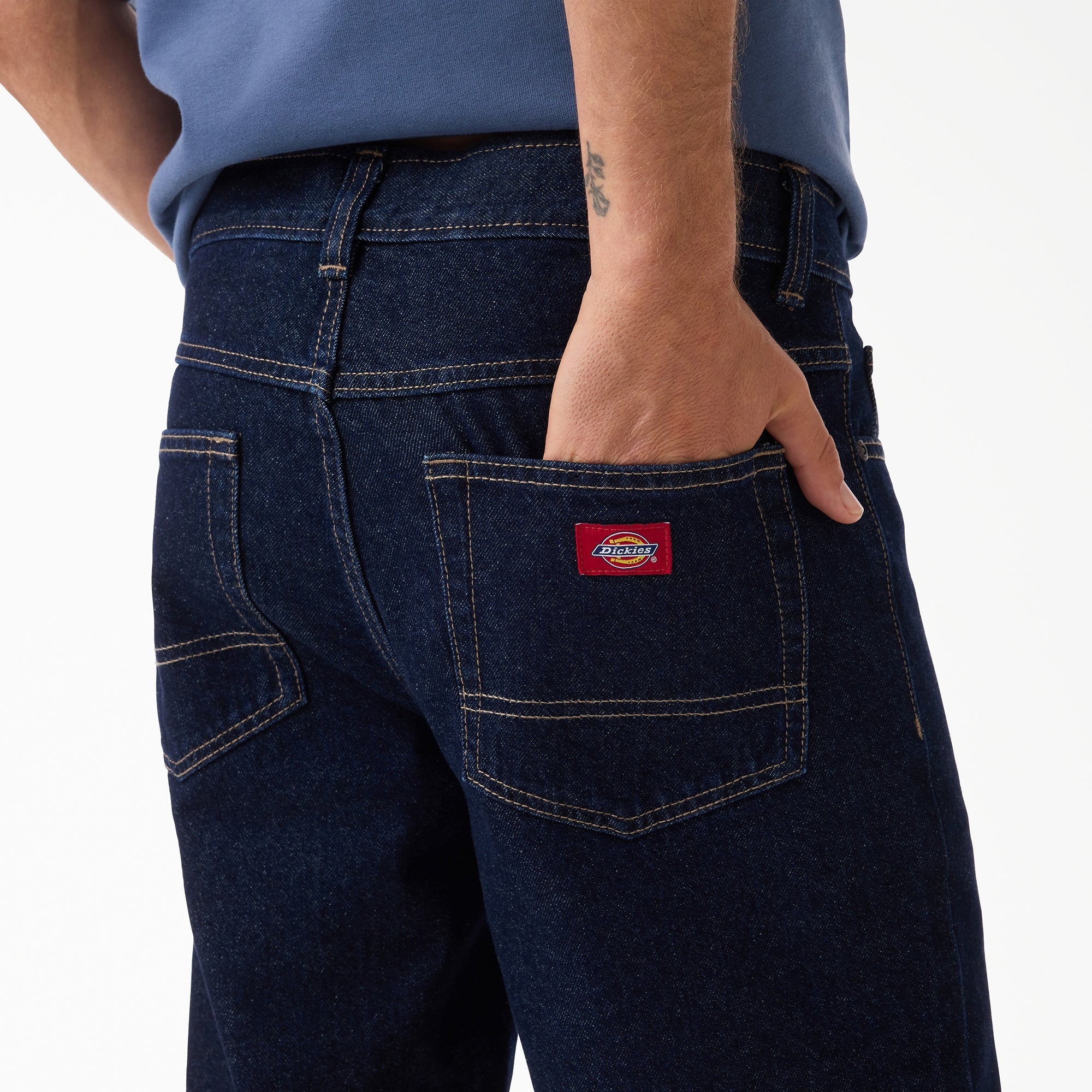 982 Slim Tapered Jeans